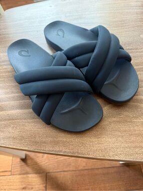 OluKai Navy Quilted Cross-Strap Slides